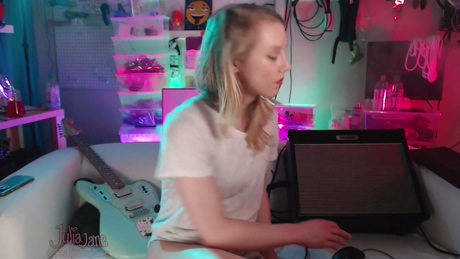 realjuliajane  24-03-2022